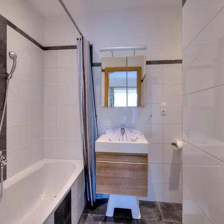 Apartmán In With Shared Sauna *