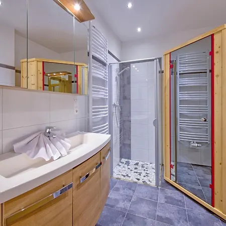 Apartmán In With Shared Sauna *