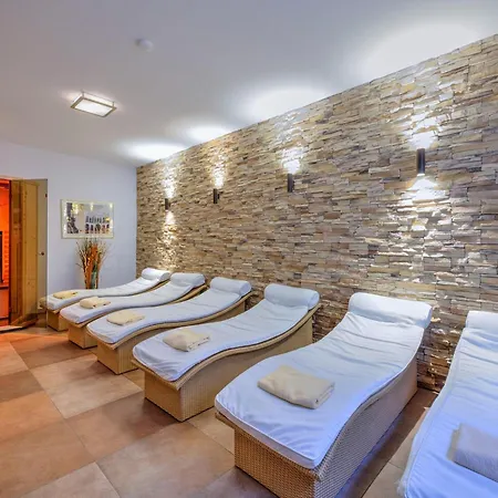 Apartmán In With Shared Sauna *